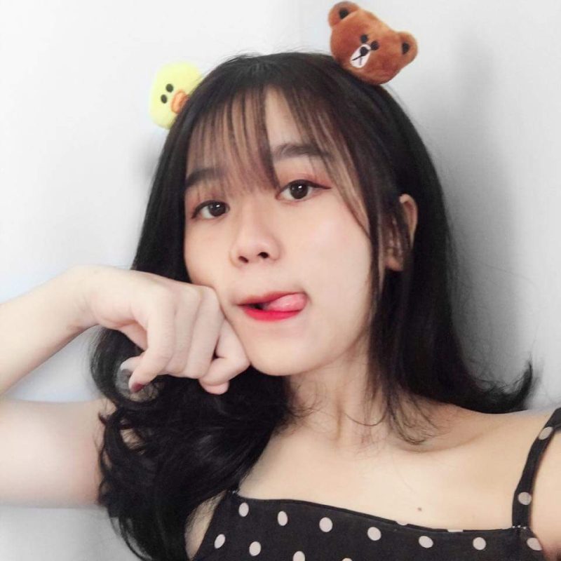 Ngực Gái Xinh Vẻ Đẹp Tự Nhiên Hay Sản Phẩm Của Thẩm Mỹ