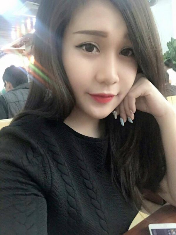 Gái Cute Đeo Kính Xu Hướng Mới Nổi Và Sức Ảnh Hưởng Trong Cộng Đồng Mạng Việt Nam